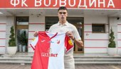 STANISAVLJEVIĆ UMESTO ROMANIĆA: Superligaš sa „Karađorđa“ angažovao novog centarfora STANISAVLJEVIĆ UMESTO ROMANIĆA: Superligaš sa „Karađorđa“ angažovao novog centarfora