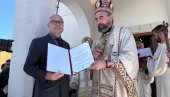 ОСВЕЋЕН ХРАМ СВЕТОГ САВЕ У ДАПСИЋИМА Митрополит Методије одликовао председника Србије Александра Вучића