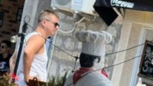 PODRŠKA ISPOD SUNCOBRANA: Dok se ostatak blokadera zgubidana prži na asfaltu, Parandilović na plaži sanja Vučićev pad (FOTO)
