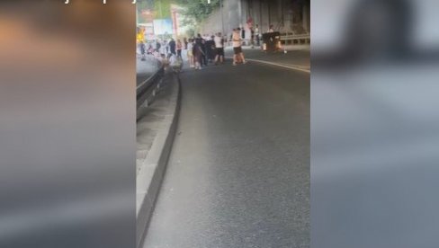 SATIMA DRŽE DECU BLOKIRANU U AUTOBUSIMA: Teroristi blokaderi zgubidani prevršili svaku meru (VIDEO)