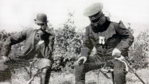 АТЕНТАТ ПЛАНИРАН НА ДАН УБИСТВА КНЕЗА МИХАЈЛА: Поједици у међу завереницима су сумњали у намеру и искреност поручника Петра Живковића АТЕНТАТ ПЛАНИРАН НА ДАН УБИСТВА КНЕЗА МИХАЈЛА: Поједици у међу завереницима су сумњали у намеру и искреност поручника Петра Живковића