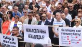 KAKO DA SPREČIMO BELI GENOCID NAD NAŠIM NARODOM: Hapšenje pomoćnika direktora Kancelarije za KiM samo detalj u horor filmu u kojem žive Srbi KAKO DA SPREČIMO BELI GENOCID NAD NAŠIM NARODOM: Hapšenje pomoćnika direktora Kancelarije za KiM samo detalj u horor filmu u kojem žive Srbi