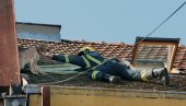 VATROGASCI SPASLI PSA SA KROVA ZGRADE U SMEDEREVU: Drama sa srećnim krajem u Ulici kralja Petra naočiglednih prolaznika