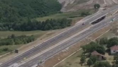 SRBIJA RADI, SRBIJA SE GRADI: Nova deonica auto-puta Miloš Veliki od Pakovraće do Požege najzahtevnija infrastrukturna trasa (VIDEO) SRBIJA RADI, SRBIJA SE GRADI: Nova deonica auto-puta Miloš Veliki od Pakovraće do Požege najzahtevnija infrastrukturna trasa (VIDEO)