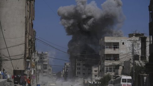 IZRAEL ŽESTOKO BOMBARDOVAO GAZU: Serija vazdušnih napada, eksplozije u Rafi i Kan Junisu IZRAEL ŽESTOKO BOMBARDOVAO GAZU: Serija vazdušnih napada, eksplozije u Rafi i Kan Junisu