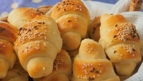И ДУПЛА МЕРА ЋЕ БИТИ МАЛО: Рецепт за домаће кифлице И ДУПЛА МЕРА ЋЕ БИТИ МАЛО: Рецепт за домаће кифлице