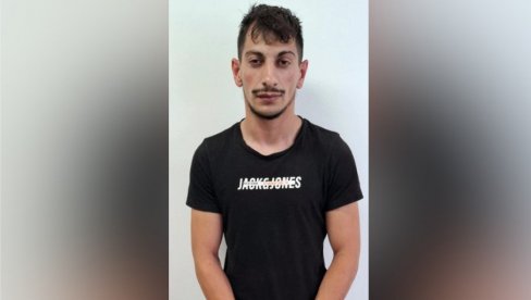 AKO GA PREPOZNAJETE ODMAH POZOVITE POLICIJU: Sumnja se da je prilazio ženama sa leđa i dodirivao ih (FOTO)