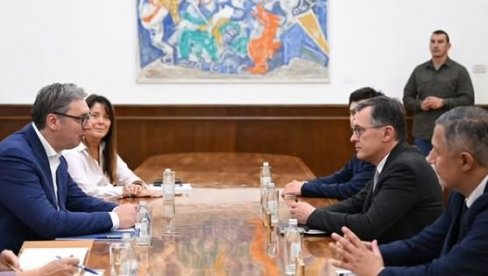 VUČIĆ SA ROKFEJEM: Plodotvorna saradnja i prijateljski odnosi Srbije i Francuske predstavljaju stubove naše diplomatije