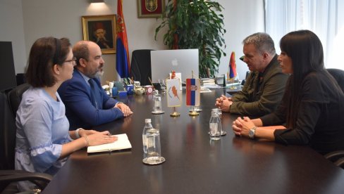 МИНИСТАР СТАНКОВИЋ СА АМБАСАДОРОМ КИПРА: Унапредити сарадњу у просвети