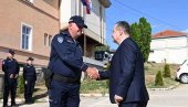 100 DANA VLADE Dačić obišao policijsku stanicu u Knjaževcu: MUP će nastaviti da ulaže u opremu, obuku 100 DANA VLADE Dačić obišao policijsku stanicu u Knjaževcu: MUP će nastaviti da ulaže u opremu, obuku