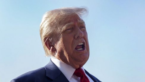 ХИТНА ЕВАКУАЦИЈА ТРАМПОВОГ ГОЛФ РИЗОРТА: Полиција на ногама, сумњива супстанца изазвала панику