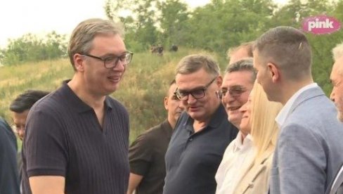 ВУЧИЋ У ГОЛУПЦУ: Председник обилази радове на изградњи Дунавског коридора (ВИДЕО)
