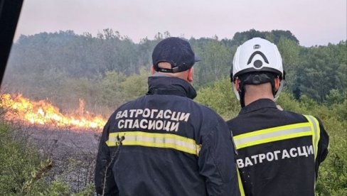 POŽAR U SELU MALOŠIŠTE: 11 vatrogasaca na terenu POŽAR U SELU MALOŠIŠTE: 11 vatrogasaca na terenu
