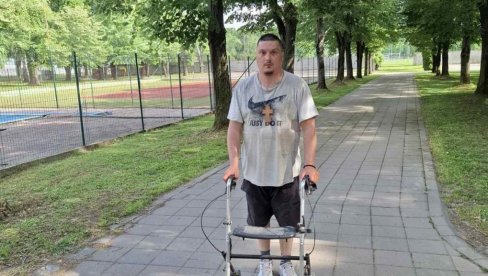 DALIBOR NA ŠTAKAMA OBNAVLJA SVOJ DOM: Posle decenije, vratio se u napuštenu roditeljsku kuću