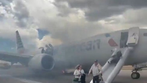 AVION GORI, PUTNICI BEŽE PO PISTI: NJih 150 hitno evakuisano - ima povređenih (VIDEO) AVION GORI, PUTNICI BEŽE PO PISTI: NJih 150 hitno evakuisano - ima povređenih (VIDEO)