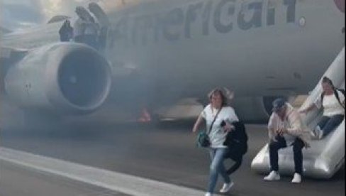 АВИОН ЈЕ У ПЛАМЕНУ Дим куља на све стране, путници падали по писти док су бежали (ВИДЕО) АВИОН ЈЕ У ПЛАМЕНУ Дим куља на све стране, путници падали по писти док су бежали (ВИДЕО)
