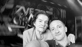 ТУГА У ЗВЕЗДАМА ГРАНДА Преминула мајка познатог певача: Одмори се најбоља мајко на свету