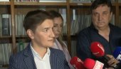 БЛОКАДЕРИ СУ ПОТПОМОГНУТИ ОРГАНИЗОВАНОМ КРИМИНАЛНОМ ГРУПОМ Брнабић: Они су погазили, згазили кредибилитет Универзитета у Београду