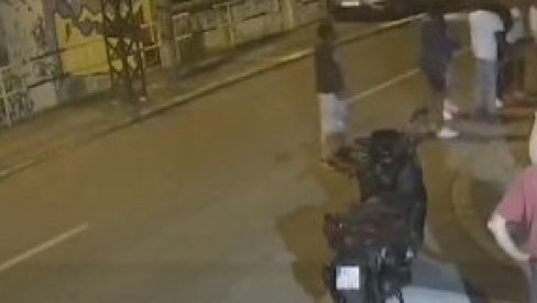 (UZNEMIRUJUĆI VIDEO) SNIMAK DRAME U CENTRU BEOGRADA: Muškarac nožem izbo Afrikance