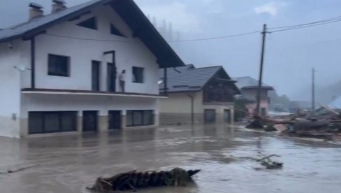 ČETVORO STRADALO U BORBI SA TALASIMA, MEĐU NJIMA I DETE: Olujna katastrofa na Balkanu (FOTO/VIDEO)
