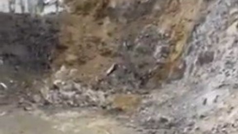 СТРАВИЧАН СНИМАК СА ГРАДИЛИШТА ВИЦТОРY ГАРДЕНС: Терен пропада, бетон се слива низ падину! (ВИДЕО) СТРАВИЧАН СНИМАК СА ГРАДИЛИШТА ВИЦТОРY ГАРДЕНС: Терен пропада, бетон се слива низ падину! (ВИДЕО)