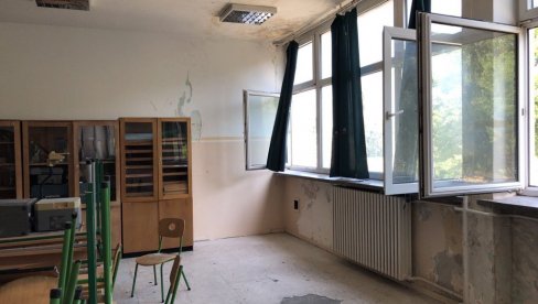 UREDIĆE 11 UČIONICA I HODNIK: Obnova OŠ Đura Daničić na Voždovcu UREDIĆE 11 UČIONICA I HODNIK: Obnova OŠ Đura Daničić na Voždovcu