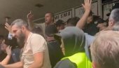СРБИ ИЗ ПАЗАРА СТРЕПЕ ОД ПРЕДСТОЈЕЋЕ НОЋИ: Обратили се председнику због антисрпског дивљања које спроводе блокадери и Н1 СРБИ ИЗ ПАЗАРА СТРЕПЕ ОД ПРЕДСТОЈЕЋЕ НОЋИ: Обратили се председнику због антисрпског дивљања које спроводе блокадери и Н1