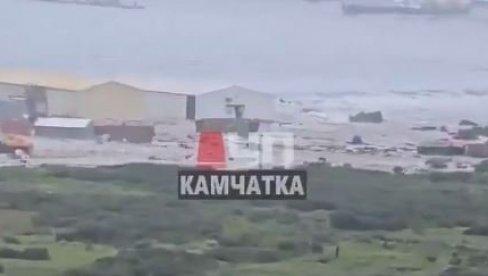 ПРВИ СНИМЦИ НАКОН РАЗОРНОГ ЗЕМЉОТРЕСА: Цунами таласи високи четири метра (ВИДЕО)