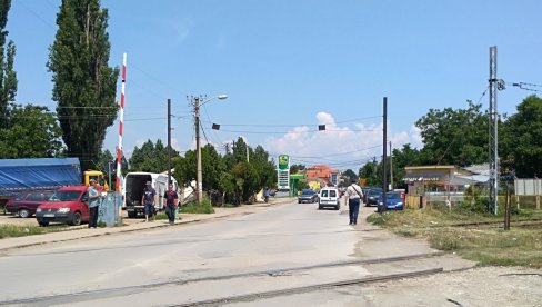 JAVNA PREZENTACIJA OBNOVE ULICA U POŽAREVCU Žalbeni mehanizam po meri građana JAVNA PREZENTACIJA OBNOVE ULICA U POŽAREVCU Žalbeni mehanizam po meri građana
