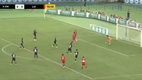 ZA OVO BI DOBIO OTKAZ U SRBIJI: Igra u Liverpulu, a vidite šta je uradio (VIDEO) ZA OVO BI DOBIO OTKAZ U SRBIJI: Igra u Liverpulu, a vidite šta je uradio (VIDEO)