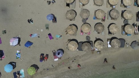 DEVOJČICA UBIJENA? Niko ne traga za njom: Misteriozna smrt na grčkoj plaži