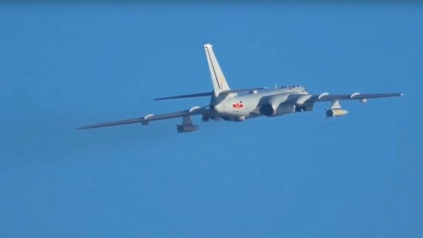 ПЕКИНГ ПРЕТВАРА ЈУЖНО КИНЕСКО МОРЕ У „РАТНИ ЗАЛИВ“: 27 војних база спремно за нуклеарне бомбардере! (ВИДЕО) ПЕКИНГ ПРЕТВАРА ЈУЖНО КИНЕСКО МОРЕ У „РАТНИ ЗАЛИВ“: 27 војних база спремно за нуклеарне бомбардере! (ВИДЕО)
