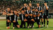 KAKAV POKLON ZA ROĐENDAN! Napadač Partizana razgalio navijače u Humskoj (VIDEO) KAKAV POKLON ZA ROĐENDAN! Napadač Partizana razgalio navijače u Humskoj (VIDEO)