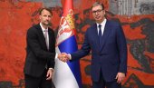 Predsednik Vučić primio akreditivna pisma novog ambasadora EU u Srbiji Andreasa fon Bekerata Predsednik Vučić primio akreditivna pisma novog ambasadora EU u Srbiji Andreasa fon Bekerata