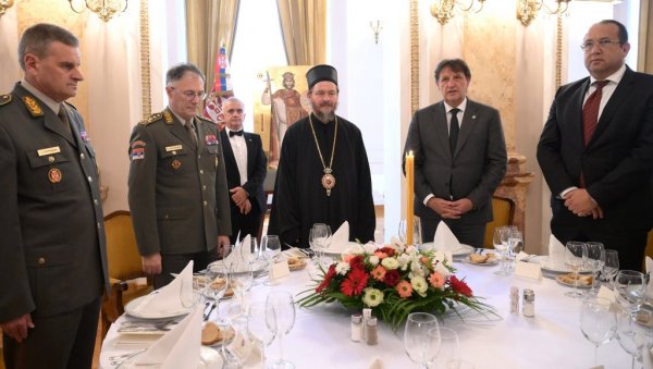 СВЕЧАНО У ДОМУ ГАРДЕ НА ТОПЧИДЕРУ: Војска Србије обележила крсну славу - Свети деспот Стефан Високи СВЕЧАНО У ДОМУ ГАРДЕ НА ТОПЧИДЕРУ: Војска Србије обележила крсну славу - Свети деспот Стефан Високи