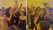 БАКШИШ НЕ УЗИМАМО, СВЕ ЈЕ САМО ДЕО ТРАДИЦИЈЕ: Едита Арадиновић запевала на луксузном ромском весељу (ФОТО)