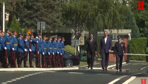 ПРОМОЦИЈА НАЈМЛАЂИХ ОФИЦИРА ВОЈСКЕ РЕПУБЛИКЕ СРБИЈЕ: Присуствује председник Вучић (ВИДЕО)