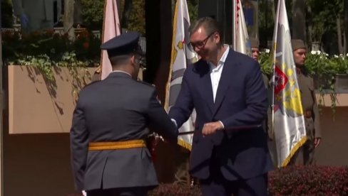 VUČIĆ U DOMU GARDE NA TOPČIDERU: Referisanje o rezultatima analize stanja, operativnih i funkcionalnih sposobnosti Vojske Srbije za 2025.