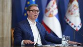 ВУЧИЋ О СКАНДАЛОЗНИМ ХАПШЕЊИМА Како са једног папира ухапсите троје потписника, а четвртог који је главни не?! ВУЧИЋ О СКАНДАЛОЗНИМ ХАПШЕЊИМА Како са једног папира ухапсите троје потписника, а четвртог који је главни не?!