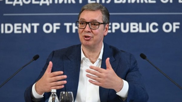 ДРЖАВА СРБИЈЕ ЈЕ ИСПРЕД СВИХ ПАРТИЈА Вучић: На милион напада на мене иде један напад на њих, на Зукорлића и друге ДРЖАВА СРБИЈЕ ЈЕ ИСПРЕД СВИХ ПАРТИЈА Вучић: На милион напада на мене иде један напад на њих, на Зукорлића и друге