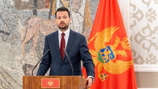 У ПЛАНТАЖАМА СЕМЕ РАЗДОРА? Ђељошај ударио на Милатовића због враћања закона о порезу на непокретности У ПЛАНТАЖАМА СЕМЕ РАЗДОРА? Ђељошај ударио на Милатовића због враћања закона о порезу на непокретности