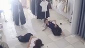 ПАЦОВ ЈОЈ УТРЧАО У ПАНТАЛОНЕ, УСЛЕДИЛА БОРБА: Камере забележиле праву драму у бутику (ВИДЕО)