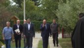 KRAJIŠKA TRAGEDIJA JA OGROMNA Vučić u Banstolu obilazi porodicu Radan koja je u Oluji proterana iz sela kod Knina