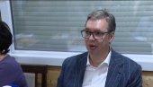 КРАЈИШКА ТРАГЕДИЈА ЈА ОГРОМНА Вучић у Банстолу обишао породицу Радан која је у Олуји протерана из села код Книна (ВИДЕО)