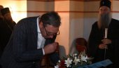 ВУЧИЋ ОБИШАО ЦРКВУ БЛАГЕ МАРИЈЕ У БАНСТОЛУ: Стојим са дубоким поштовањем и тешким срцем, али и са поносом што Србија није заборавила