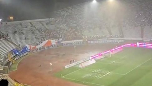 FAŠISTIČKO ORGIJANJE NA UTAKMICI U HRVATSKOJ: Posle Topsona, sramne scene na utakmici Hajduk-Istra FAŠISTIČKO ORGIJANJE NA UTAKMICI U HRVATSKOJ: Posle Topsona, sramne scene na utakmici Hajduk-Istra