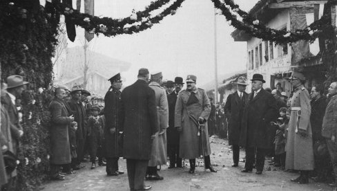 КРАЉ ДОНОСИ УСТАВ И РАСПИЈУЈЕ ИЗБОРЕ: Светозар Прибичевић је Француској развио гнусну кампању против режима у земљи и против краља КРАЉ ДОНОСИ УСТАВ И РАСПИЈУЈЕ ИЗБОРЕ: Светозар Прибичевић је Француској развио гнусну кампању против режима у земљи и против краља