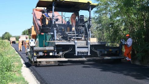 ASFALTIRA SE PUT SEDLARE-LUKOVICA: Deonica bila u lošem stanju