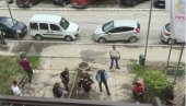 PONOVO TERORIŠU NEISTOMIŠLJENIKE: Šačica zgubidana u Kosjeriću spremila 50 jaja za članove SNS