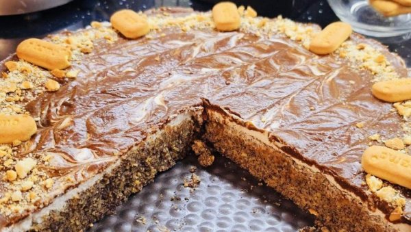ПЛАЗМА МАК ТОРТИЦА: Recept za љубитеље доброг залогаја ПЛАЗМА МАК ТОРТИЦА: Recept za љубитеље доброг залогаја